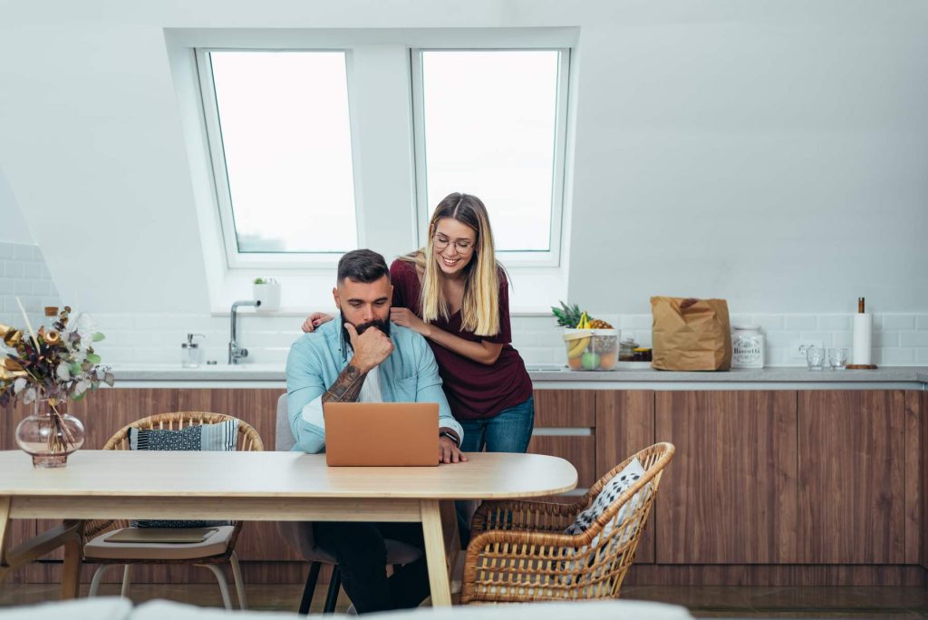 pareja-fondo-emergencias-lanamovil