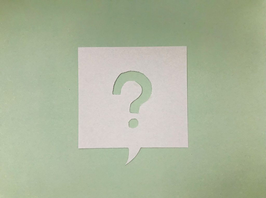 signo de interrogación en verde